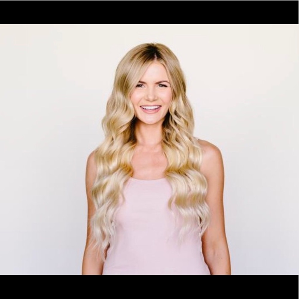 Barefoot blonde extensions